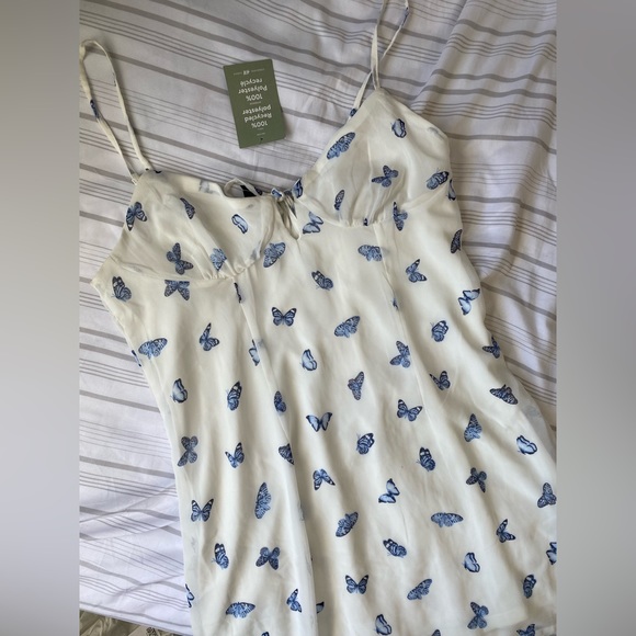 H&M butterfly dress - Picture 1 of 2